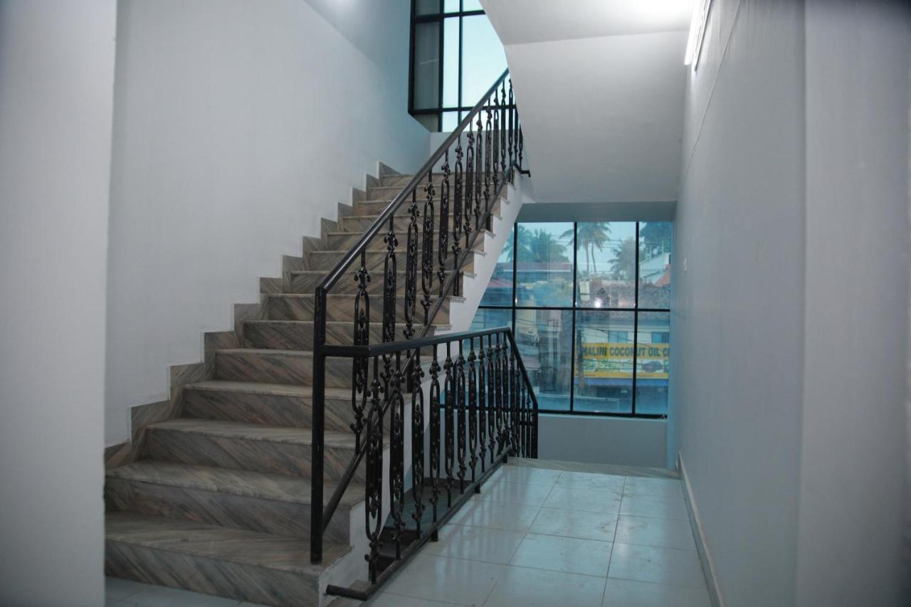 Meghna Residency Hotel Thiruvananthapuram Bagian luar foto
