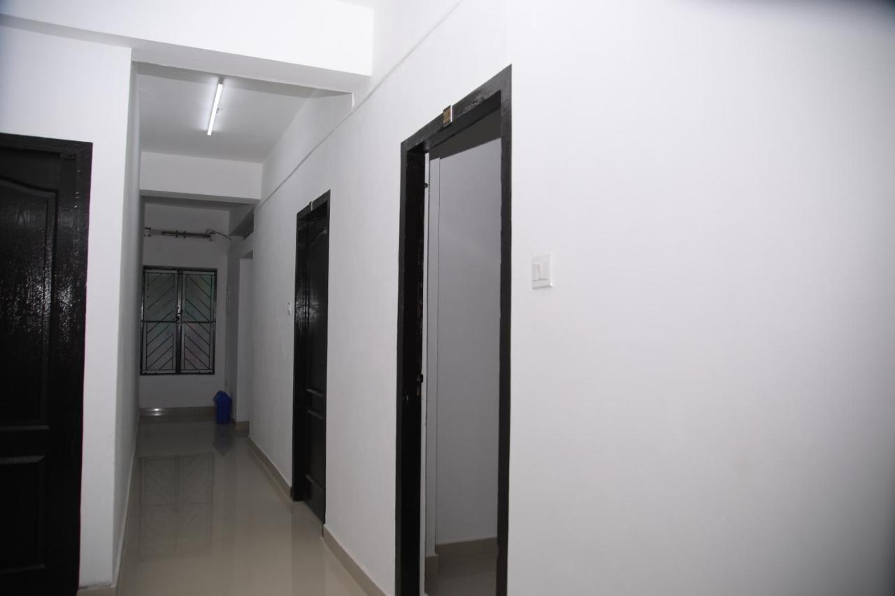 Meghna Residency Hotel Thiruvananthapuram Bagian luar foto