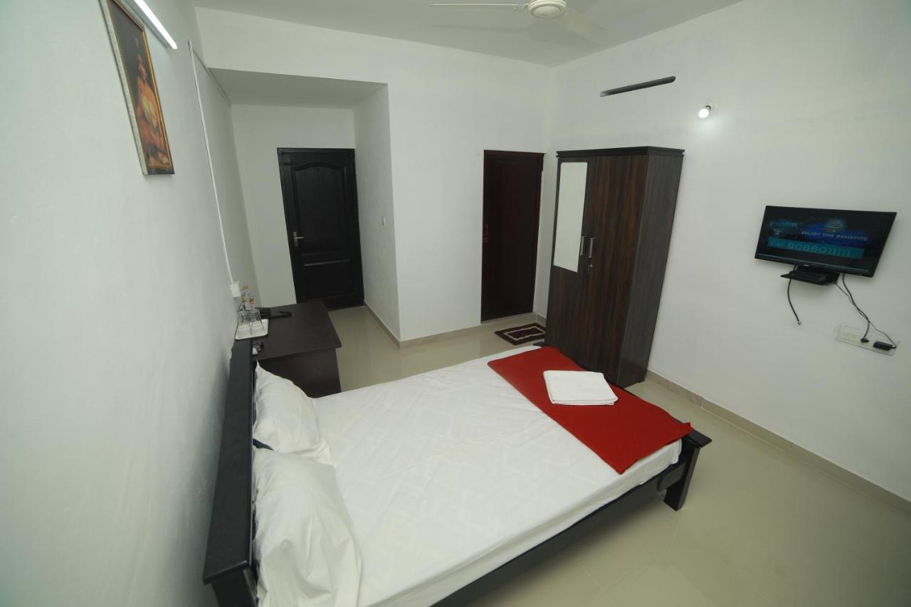Meghna Residency Hotel Thiruvananthapuram Bagian luar foto