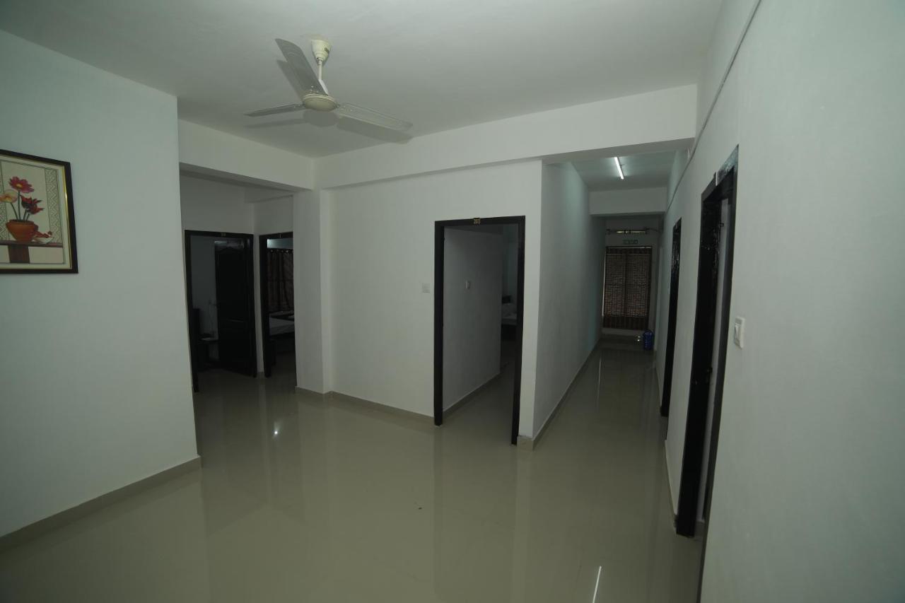Meghna Residency Hotel Thiruvananthapuram Bagian luar foto