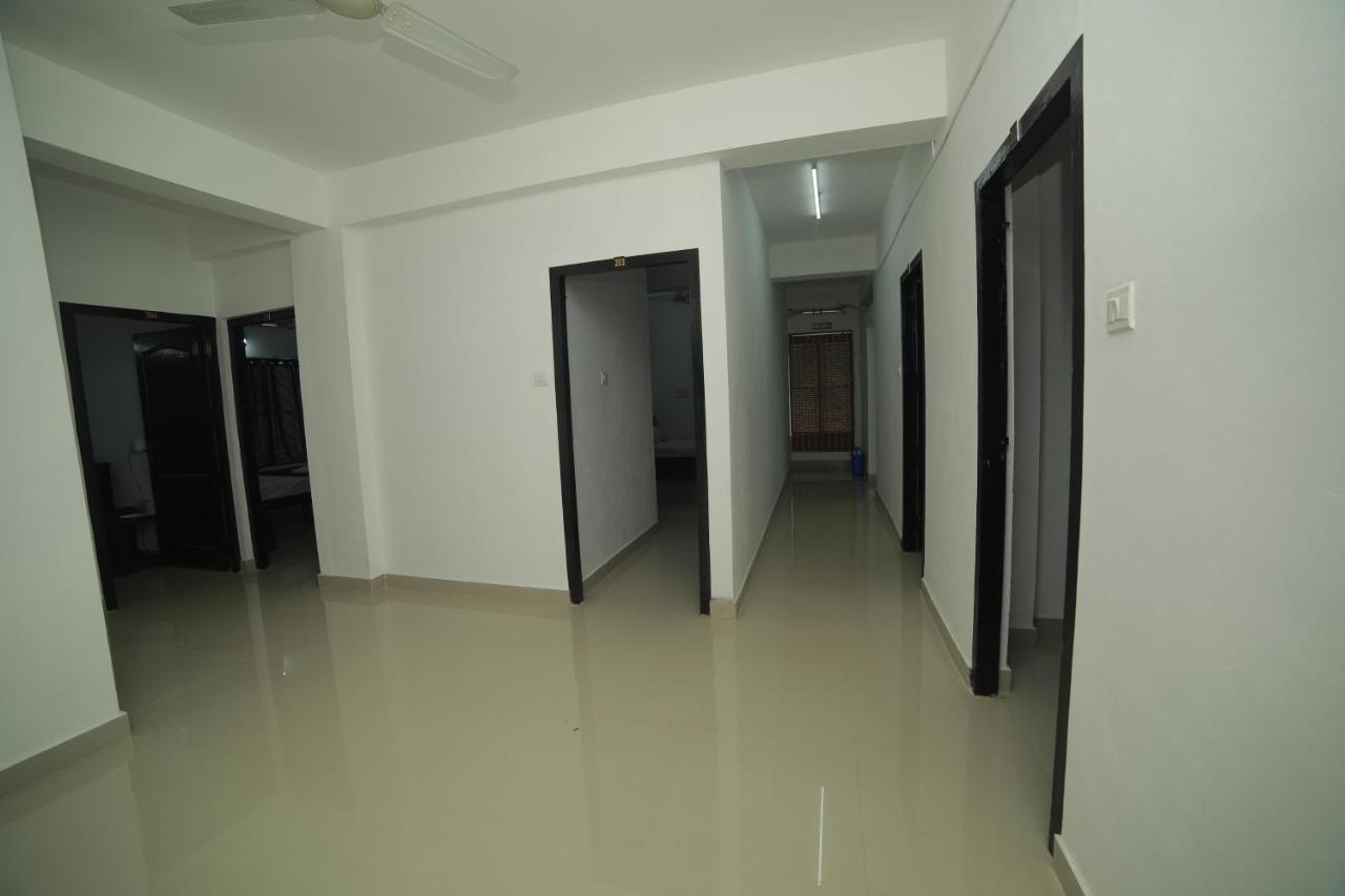 Meghna Residency Hotel Thiruvananthapuram Bagian luar foto