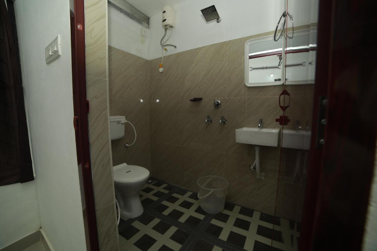 Meghna Residency Hotel Thiruvananthapuram Bagian luar foto