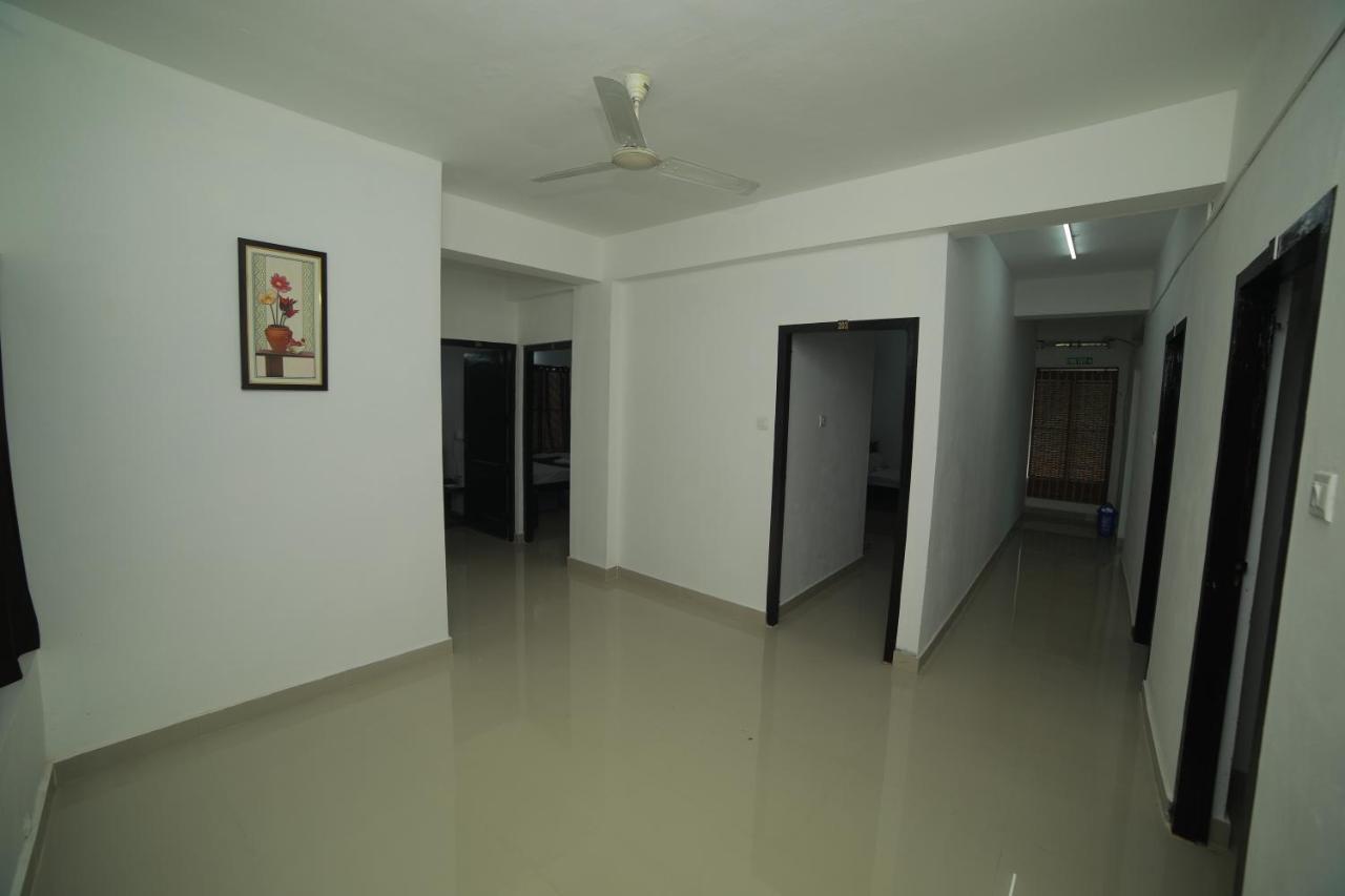 Meghna Residency Hotel Thiruvananthapuram Bagian luar foto