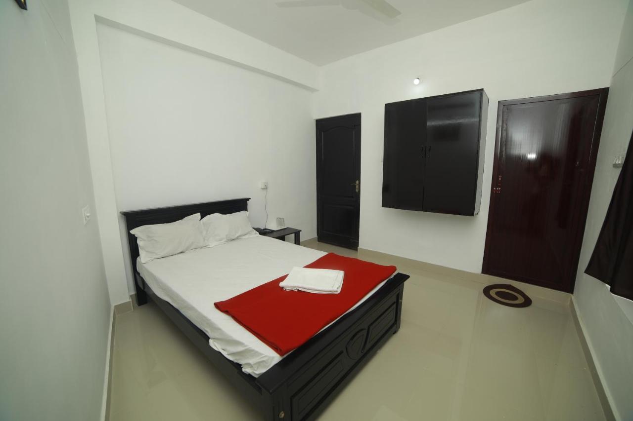Meghna Residency Hotel Thiruvananthapuram Bagian luar foto